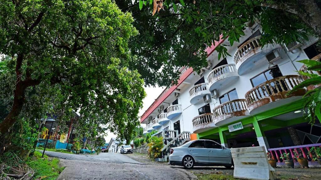 Teresek View Motel Kuala Tahan Exterior foto